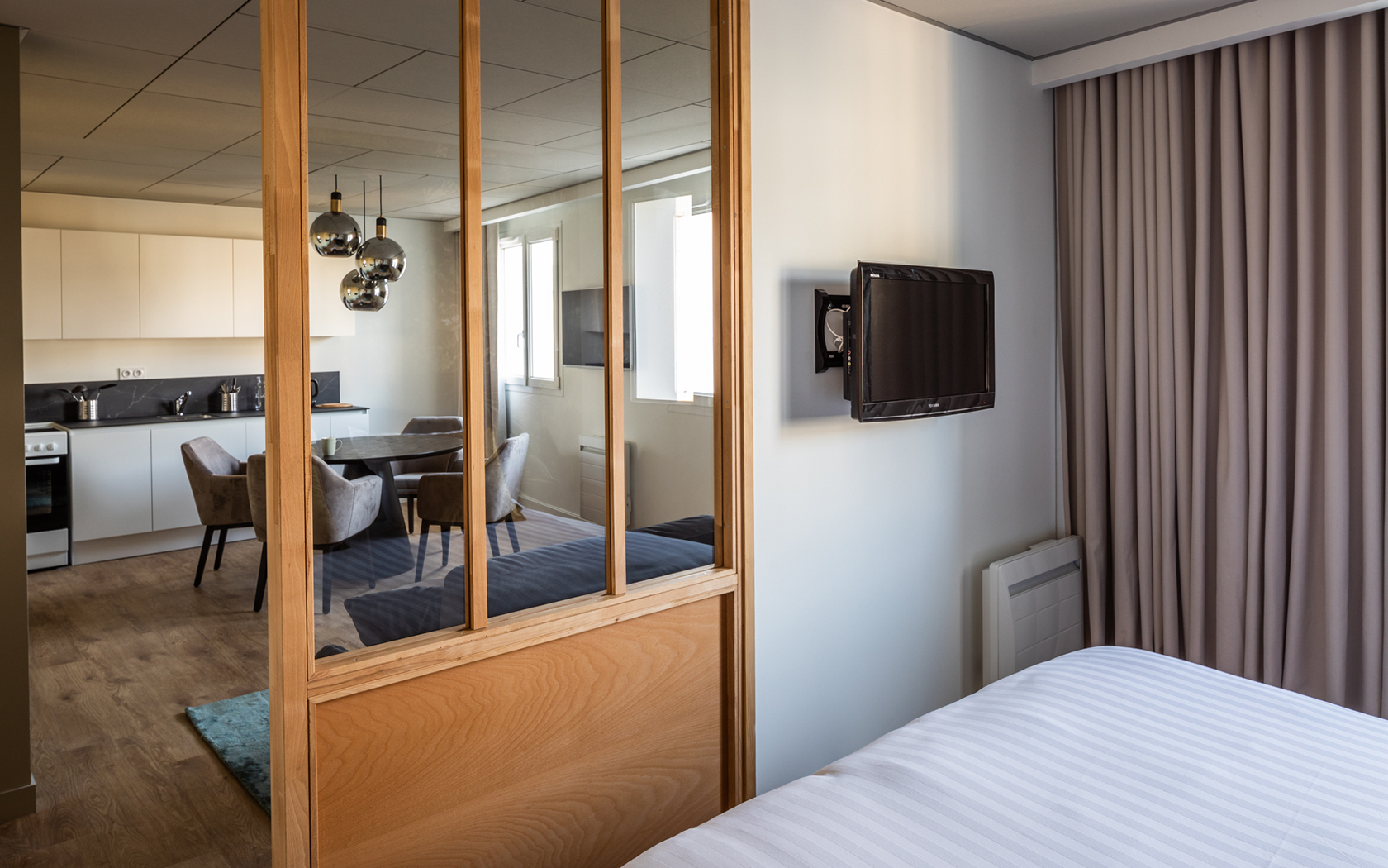 hotel-edgar-saint-brieuc-appartement-augustin-vue-chambre